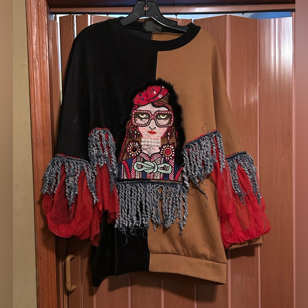 Stella Marina Collezione embellished sweatshirt beads, tulle, faux fur size L